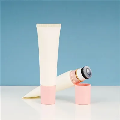Liquid Foundation Tube Nrog Txhuam Applicator